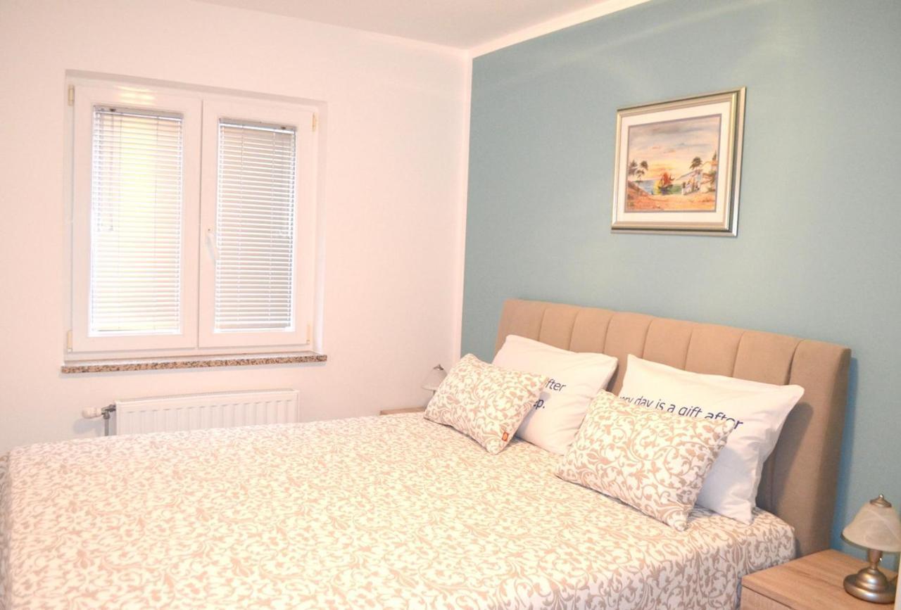 Apartments Krajacic Malinska Bagian luar foto